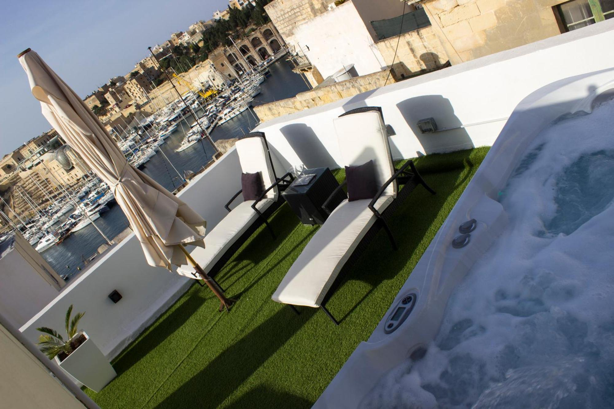 Budget Room 1 Floor Private Bathroom Ground Floor Birgu Exterior photo